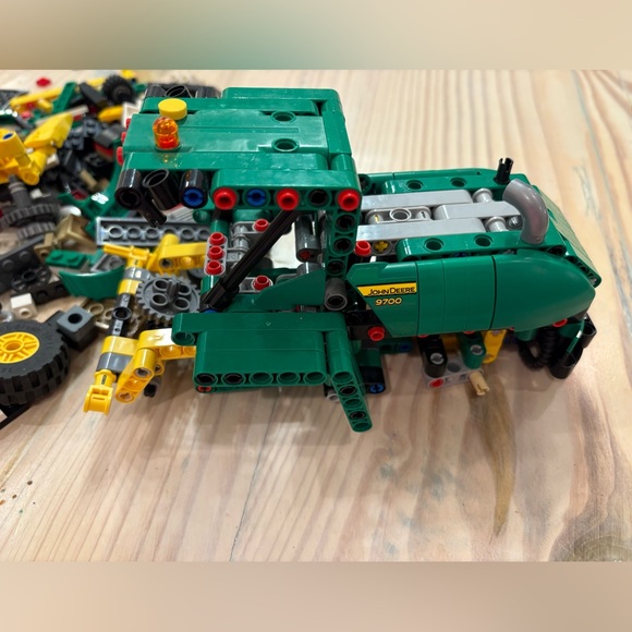 NOT FOR SALE: John Deere 9700 Combine Forage Harvester INCOMPLETE - Picture 2 of 6